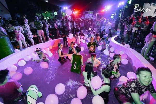 Neon party (2)