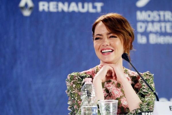 VENICE, ITALY - AUGUST 31:  Actress Emma Stone attends the press conference for 'La La Land' during the 73rd Venice Film Festival at  on August 31, 2016 in Venice, Italy.  (Photo by Vittorio Zunino Celotto/Getty Images for Lionsgate) *** Local Caption *** Emma Stone