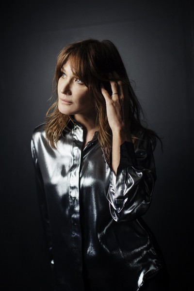 Carla Bruni, photographiée à Paris le 13 avril 2017 par Mathieu Zazzo